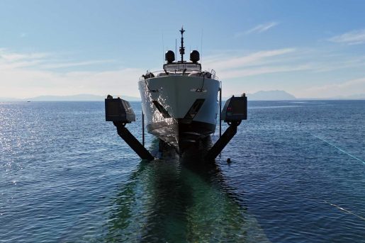 Croc Lift, özellikle büyük tonajlı teknelerin bakım, onarım ve depolama süreçlerini daha etkin ve verimli hale getiriyor.