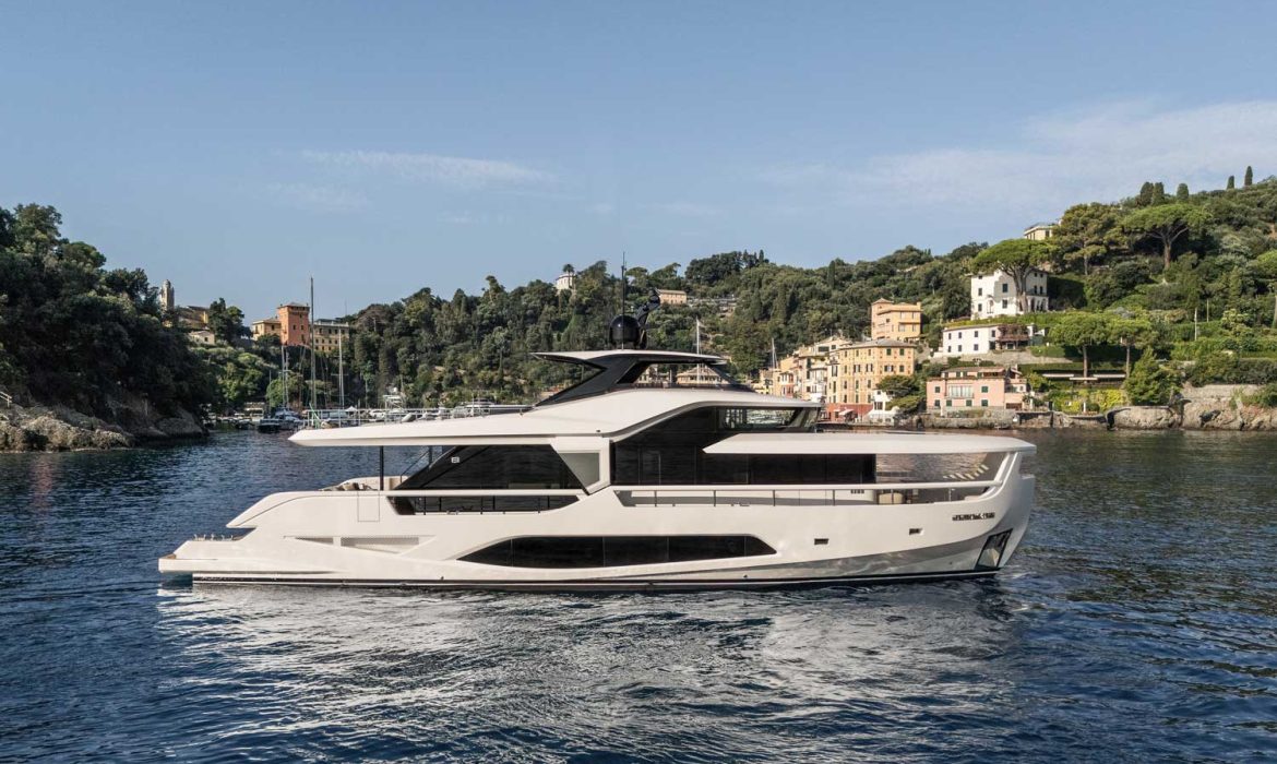 Ferretti Infynito 80