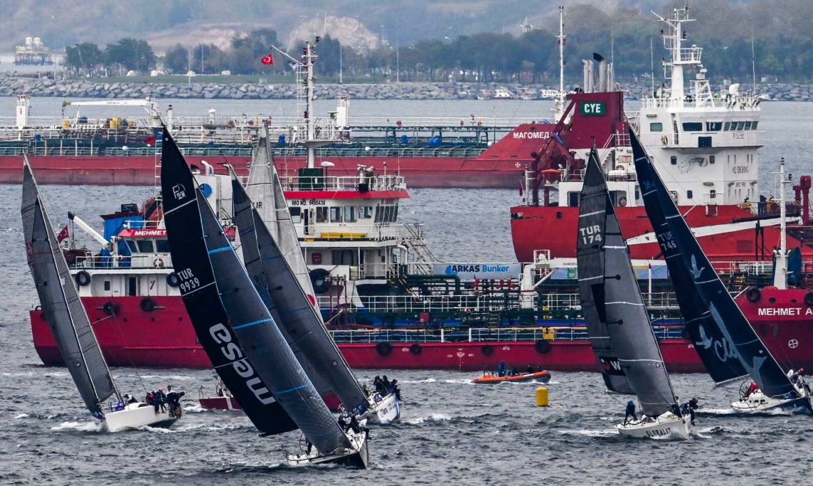 Florya açıklarında Aqua Florya Sailing Cup heyecanı