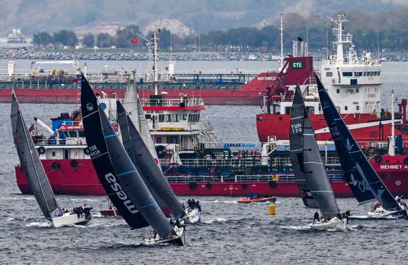 Florya açıklarında Aqua Florya Sailing Cup heyecanı