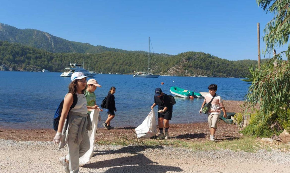 Martı Marina öncülüğünde Marmaris Orhaniye’de kıyı ve çevre temizliği yapıldı