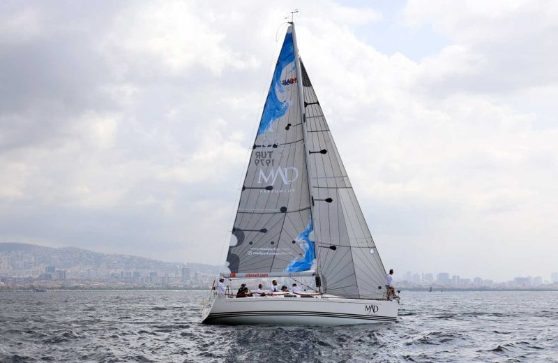 İstanbul Yelken Spor Kulübü Yat Trofesi'nin kokusu değişti