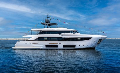 Custom Line Navetta 33